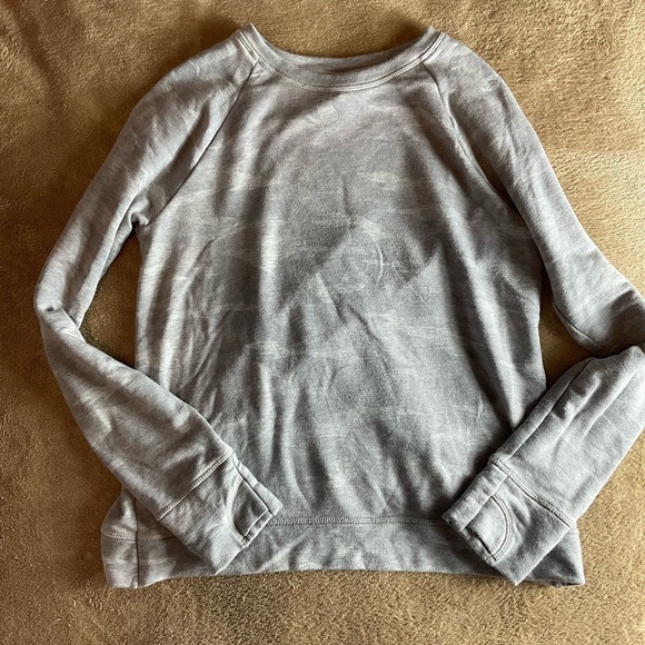 Athleta Girls Grey Camo Sweatshirt Cross Cross Back Sz 14 - Picture 1 of 4